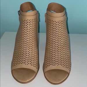 BRAND NEW NEVER WORN Ankle wedges